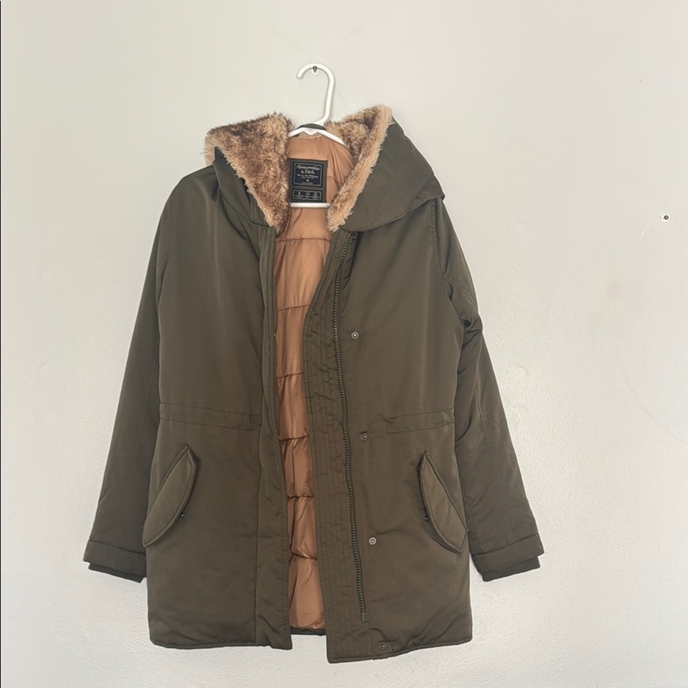 Abercrombie & Fitch Olive Green Trench Coat with Tan Lining
